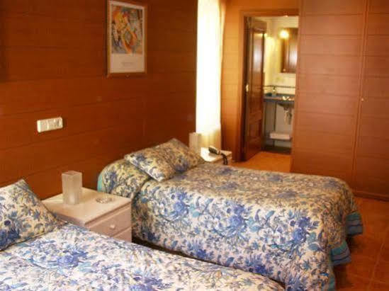 Pension Casa 400 Vitoria-Gasteiz Exteriör bild